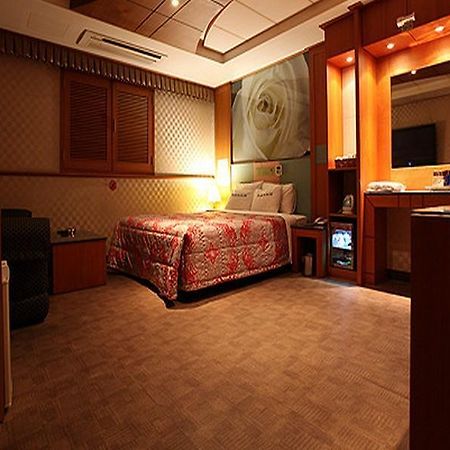 Rampart Hotel Suwon Extérieur photo